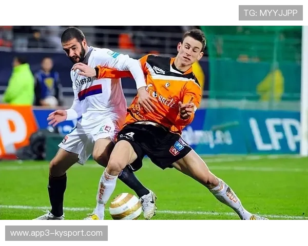 洛里昂连入三球逆转尼斯,主场气势如虹。 洛里昂连入三球逆转尼斯,主场气势如虹。